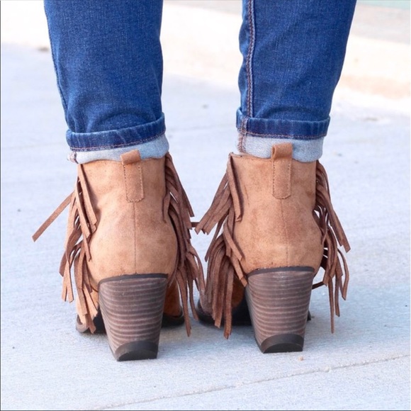 Distressed Fringe V Cut Boho Chic Ankle Booties - Picture 2 of 3
